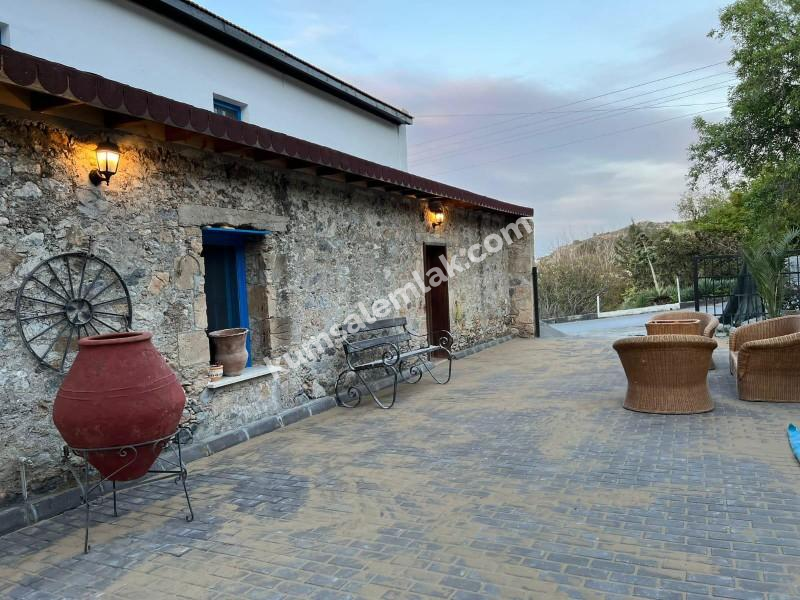 GİRNE LAPTA BÖLGESİNDE SATILIK KOMPLE BİNA ( BUTİK OTEL )   0533 880 00 84