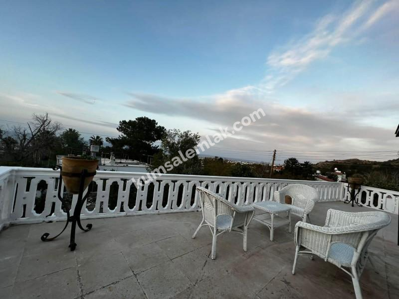 GİRNE LAPTA BÖLGESİNDE SATILIK KOMPLE BİNA ( BUTİK OTEL )   0533 880 00 84