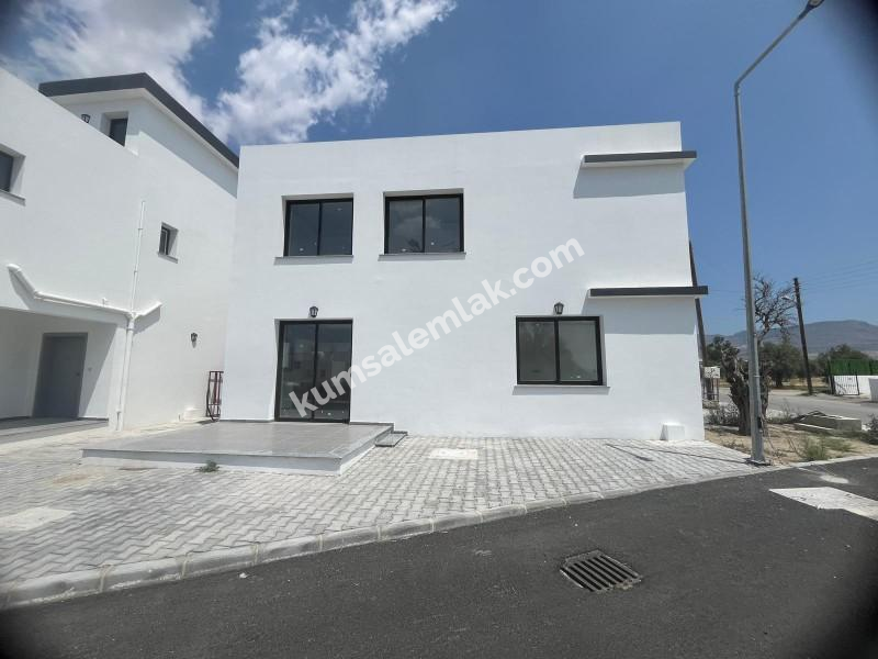 LEFKOŞA DEMİRHANDA SATILIK MÜSTAKİL 3+1 SIFIR MÜSTAKİL EV 0533 880 0084