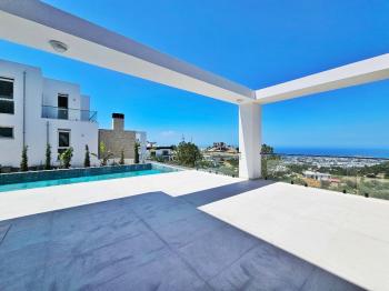 Kıbrıs Girne Karmi Bölgesinde Ful Deniz Manzaralı Ultra Lüks 5+1 Satılık Villalar