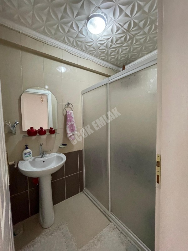 AFYON ÜÇOK EMLAKTAN FATİH MAH SATILIK TEMİZ BAKIMLI 3+1 DAİRE