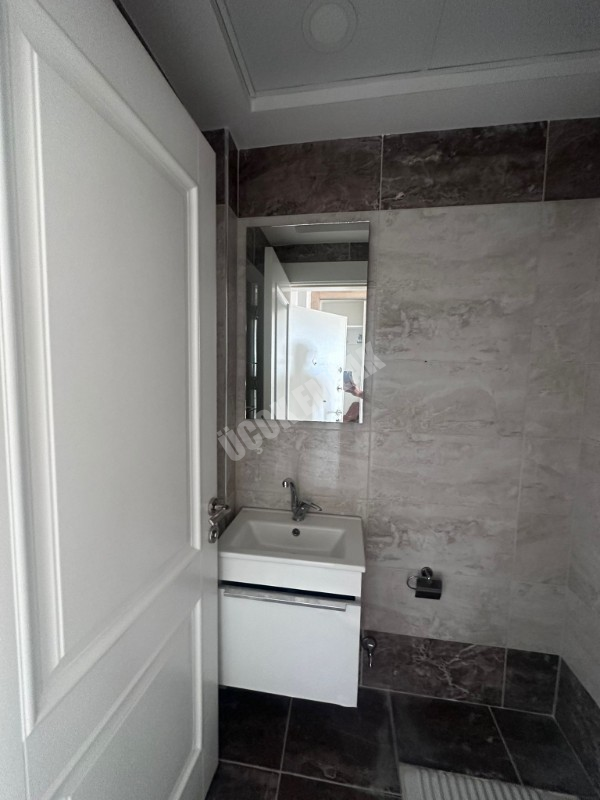 AFYON ÜÇOK EMLAKTAN ALİ İHSAN PAŞA MAH SATILIK LÜX 3+1 DAİRE