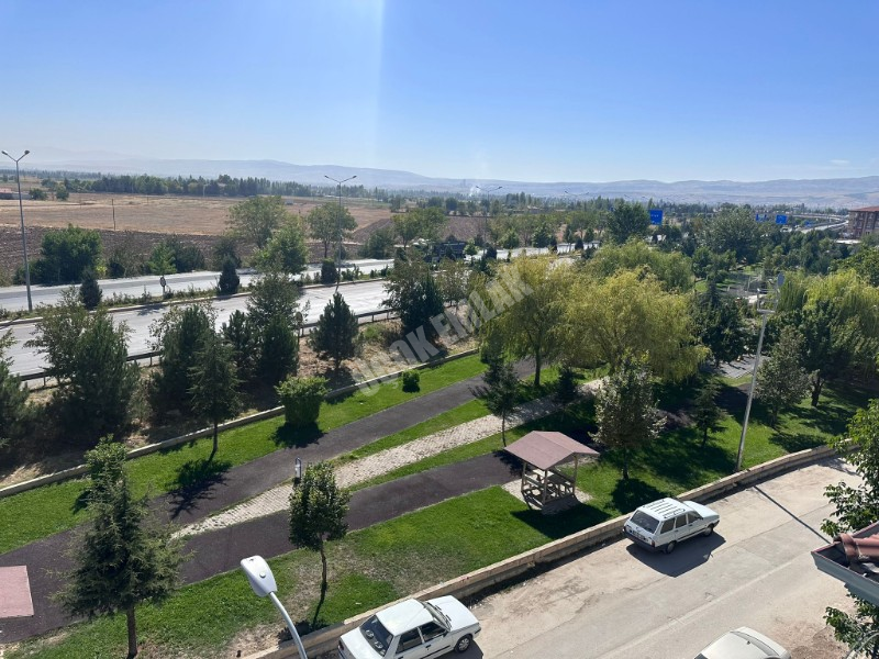 AFYON ÜÇOK EMLAKTAN ALİ İHSAN PAŞA MAH SATILIK LÜX 3+1 DAİRE