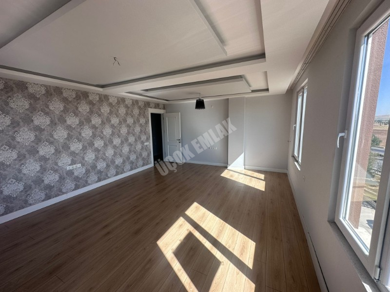 AFYON ÜÇOK EMLAKTAN ALİ İHSAN PAŞA MAH SATILIK LÜX 3+1 DAİRE