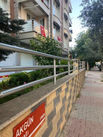 ATALAR MH.,3 + 1, 100 M², GENÇ BİNA, BAKIMLI, BOYALI