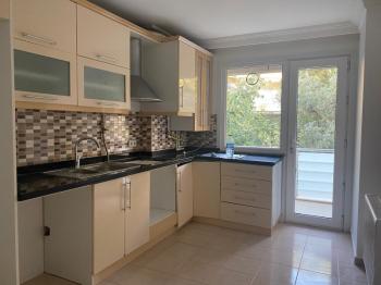 ATALAR MH.,3 + 1, 100 M², GENÇ BİNA, BAKIMLI, BOYALI