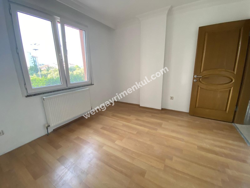 ATALAR MH.,3 + 1, 100 M², GENÇ BİNA, BAKIMLI, BOYALI