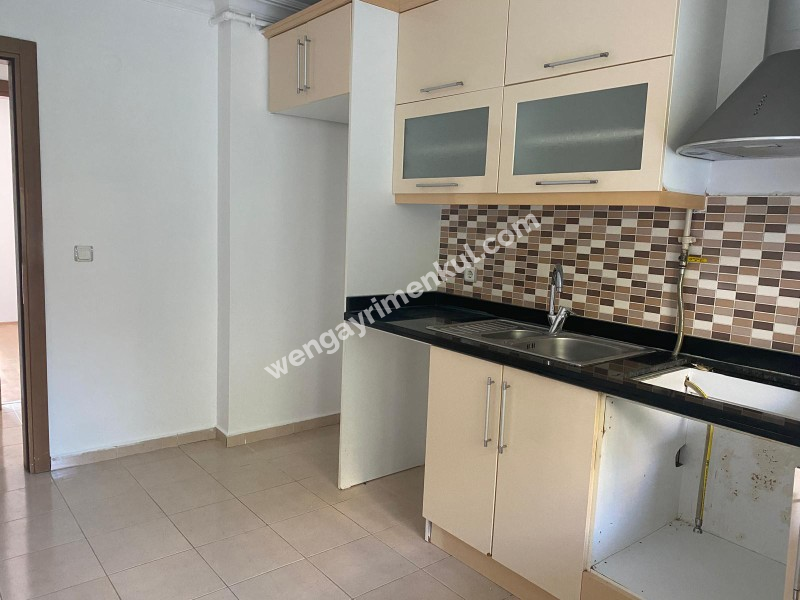 ATALAR MH.,3 + 1, 100 M², GENÇ BİNA, BAKIMLI, BOYALI