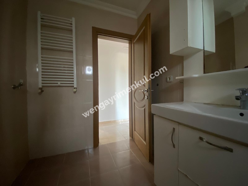 ATALAR MH.,3 + 1, 100 M², GENÇ BİNA, BAKIMLI, BOYALI