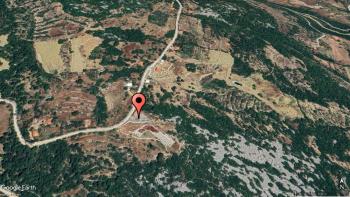 BURDUR BUCAK KIZILSEKİ – DOĞAYLA İÇ İÇE SATILIK KERPİÇ EV VE TARLA