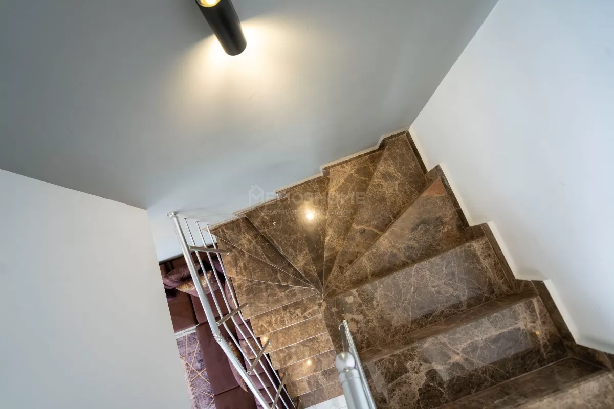 Møblert 2+1 toppleilighet i Sea Pearl