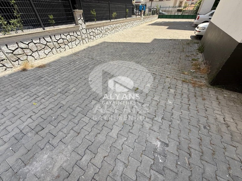 ALYANS'TAN TEK BLOK GENİŞ OTURUMLU TAKASA AÇIK ACİL SATILIK 3+1