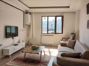 Halide Edip 'te Asansörlü Binada Eşyalı Kiralık 1+1 Daire
