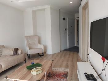 Halide Edip 'te Asansörlü Binada Eşyalı Kiralık 1+1 Daire