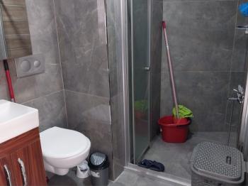 Halide Edip 'te Asansörlü Binada Eşyalı Kiralık 1+1 Daire