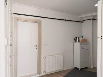 Halide Edip 'te Asansörlü Binada Eşyalı Kiralık 1+1 Daire