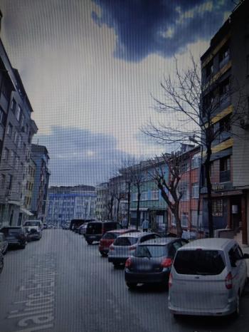 Halide Edip 'te Asansörlü Binada Eşyalı Kiralık 1+1 Daire