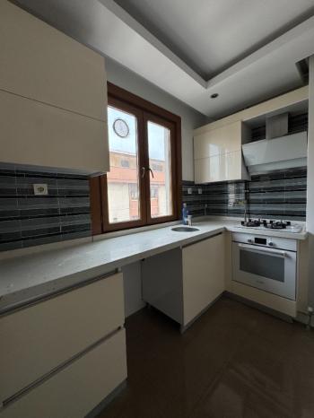 BOŞ DAİRE METRO KÜÇÜKYALI ALTINTEPE HİLLTOWN KÖŞE BİNA VE DAİRE