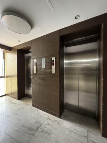 KÖŞE BLOK KÖŞE DAİRE YÜKSEK KATLARDA MUHTEŞEM DENİZ MANZARALI