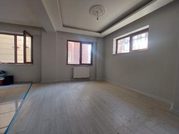 WEN BERKAN GÜLER'DEN BİLGİ VE HALİÇ ÜNİVERSİTESİNE YAKIN 1+1 KOT 1 KAT 70m2