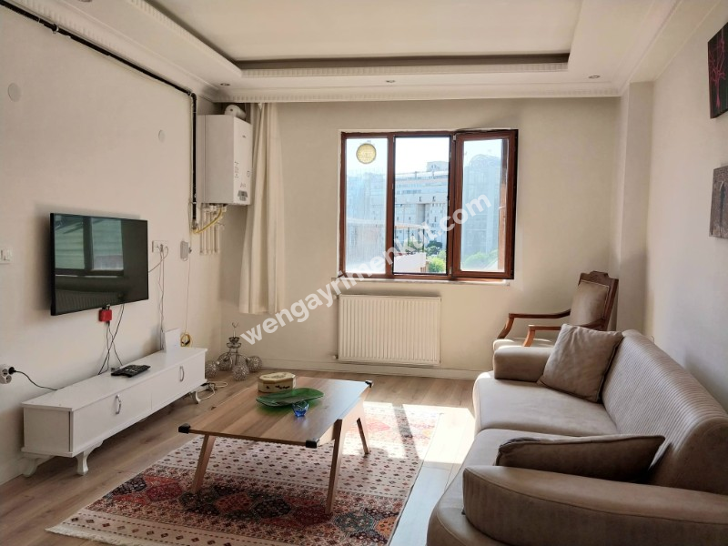 Halide Edip 'te Asansörlü Binada Eşyalı Kiralık 1+1 Daire