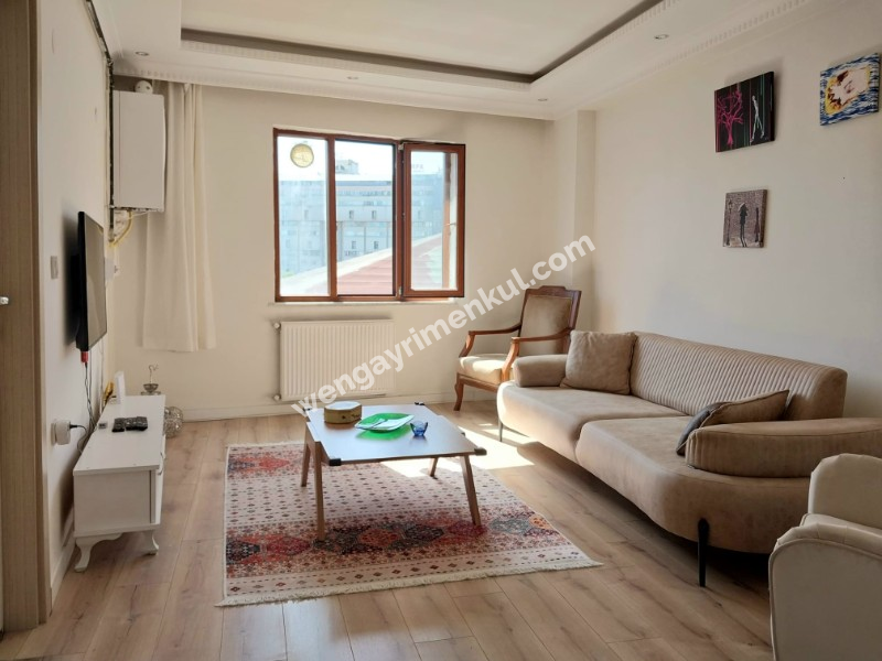 Halide Edip 'te Asansörlü Binada Eşyalı Kiralık 1+1 Daire