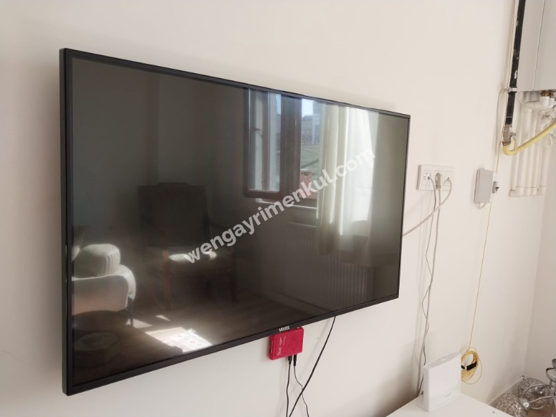 Halide Edip 'te Asansörlü Binada Eşyalı Kiralık 1+1 Daire