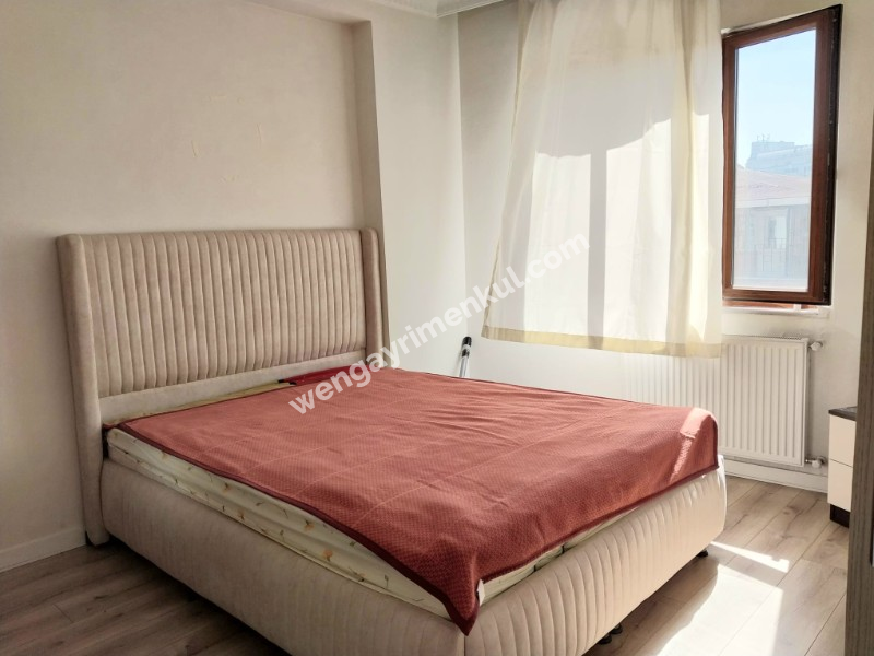 Halide Edip 'te Asansörlü Binada Eşyalı Kiralık 1+1 Daire