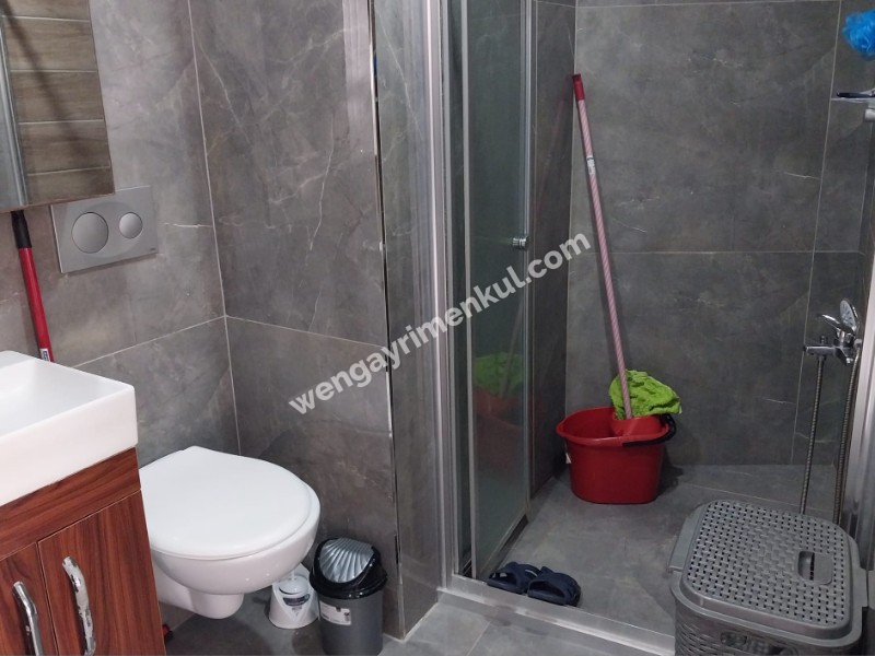 Halide Edip 'te Asansörlü Binada Eşyalı Kiralık 1+1 Daire