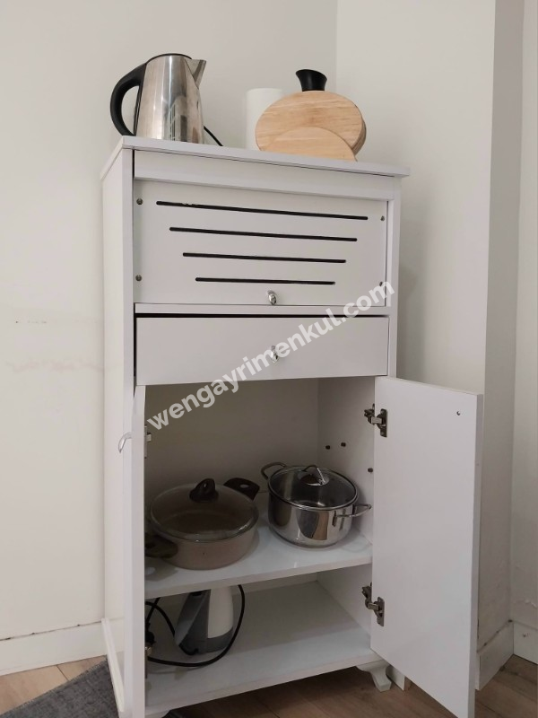 Halide Edip 'te Asansörlü Binada Eşyalı Kiralık 1+1 Daire