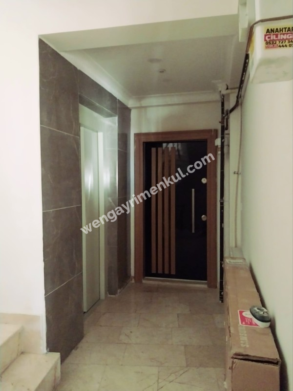 Halide Edip 'te Asansörlü Binada Eşyalı Kiralık 1+1 Daire