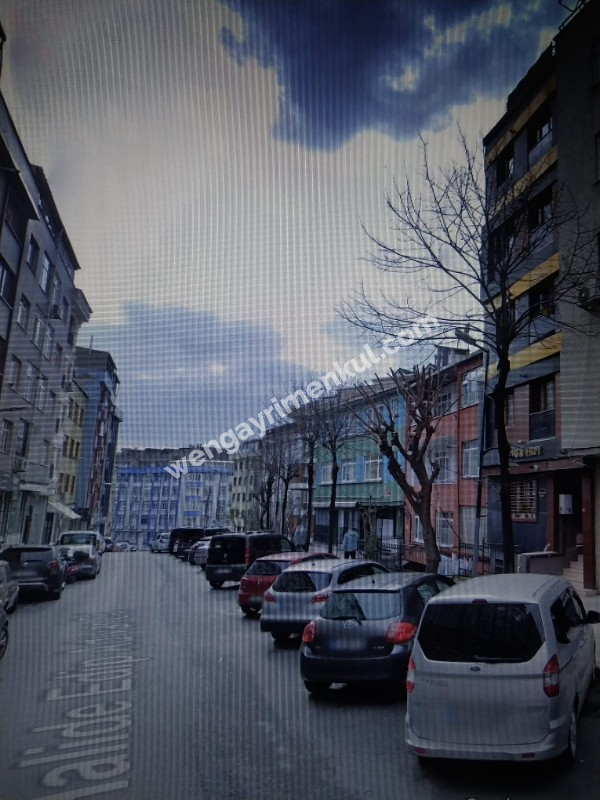 Halide Edip 'te Asansörlü Binada Eşyalı Kiralık 1+1 Daire