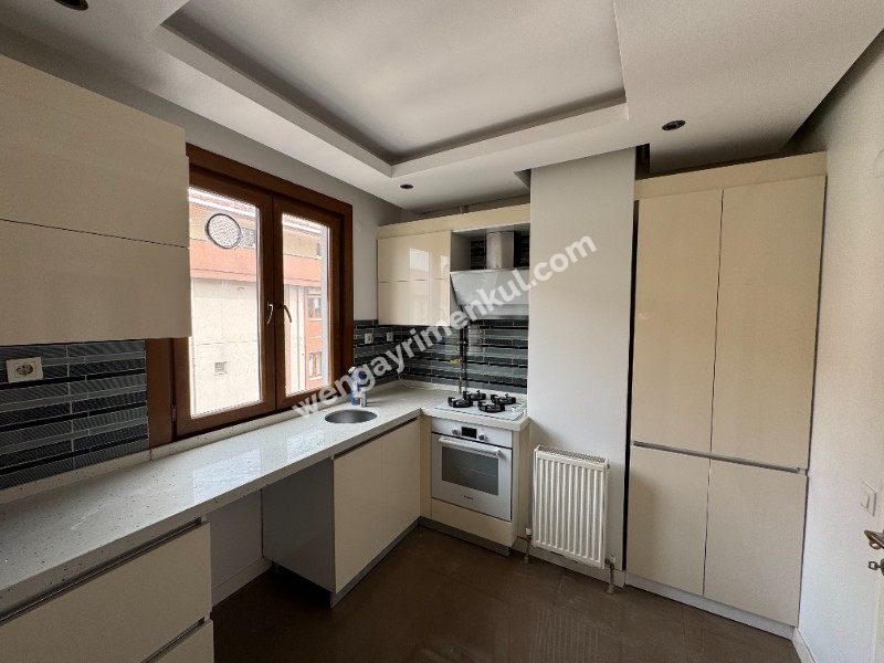 BOŞ DAİRE METRO KÜÇÜKYALI ALTINTEPE HİLLTOWN KÖŞE BİNA VE DAİRE