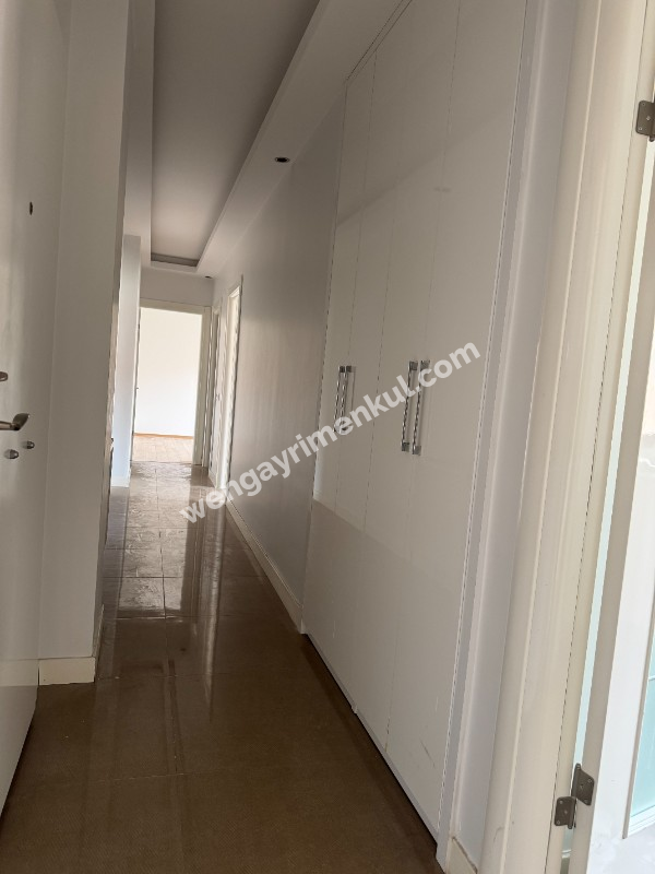 BOŞ DAİRE METRO KÜÇÜKYALI ALTINTEPE HİLLTOWN KÖŞE BİNA VE DAİRE