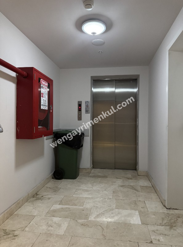 KÖŞE BLOK KÖŞE DAİRE YÜKSEK KATLARDA MUHTEŞEM DENİZ MANZARALI