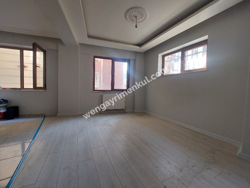 WEN BERKAN GÜLER'DEN BİLGİ VE HALİÇ ÜNİVERSİTESİNE YAKIN 1+1 KOT 1 KAT 70m2