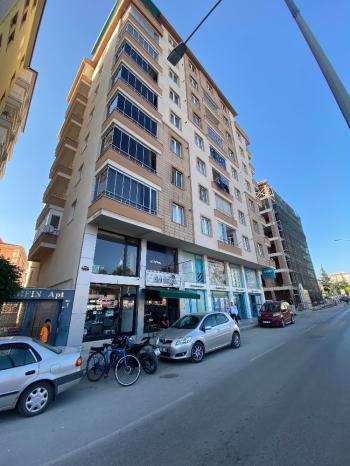 GÜVENAY – ÇORUM FATİH CADDESİ ADLİYE CİVARI – MERKEZİ KONUMDA 3+1 KİRALIK DAİRE