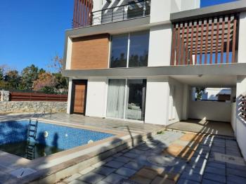 GİRNE KARAOĞLANOĞLU BÖLGESİNDE SATILIK 3 + 1 SIFIR VİLLALAR 
