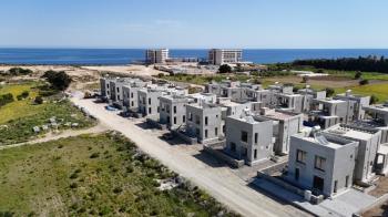 GİRNE ÇATALKÖY BÖLGESİNDE SATILIK 3 + 2 SIFIR VİLLA