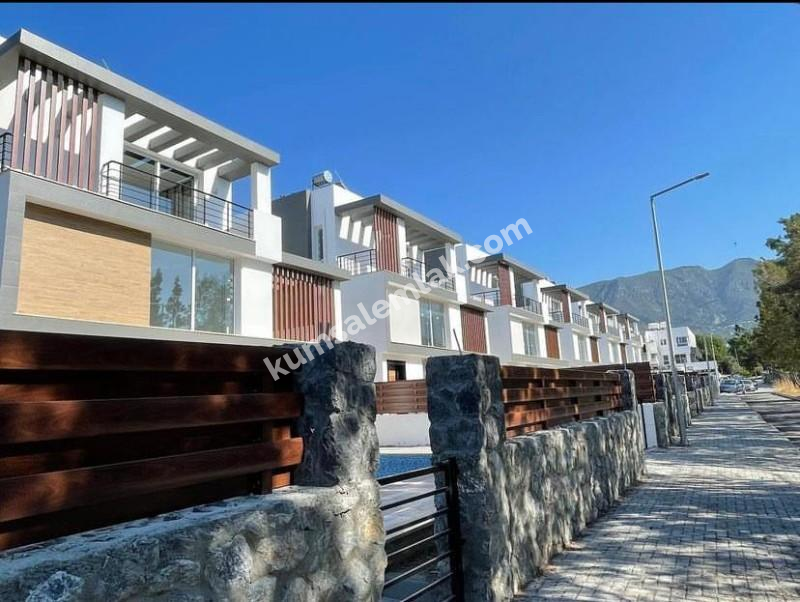 GİRNE KARAOĞLANOĞLU BÖLGESİNDE SATILIK 3 + 1 SIFIR VİLLALAR 