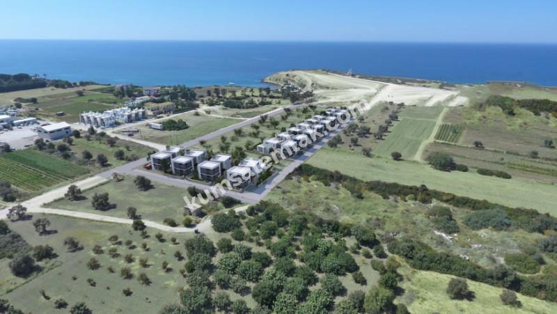 GİRNE ÇATALKÖY BÖLGESİNDE SATILIK 3 + 2 SIFIR VİLLA