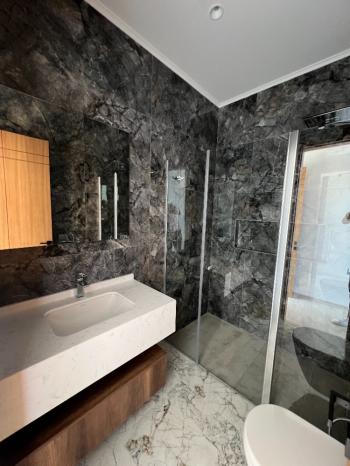 Kıbrıs Girne Çatalköy Bölgesinde Denize Sıfır 800 m2 Arsa İçerisinde 4+1 Lüks Türk Tapulu Villa