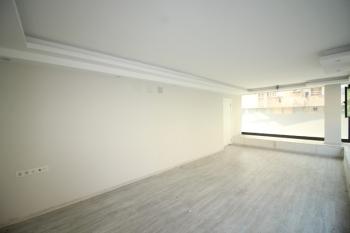 Elmas'tan Burhan Felek Cad. Üzeri 270 M2 Alana Sahip Dükkan