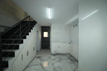Elmas'tan Burhan Felek Cad. Üzeri 270 M2 Alana Sahip Dükkan