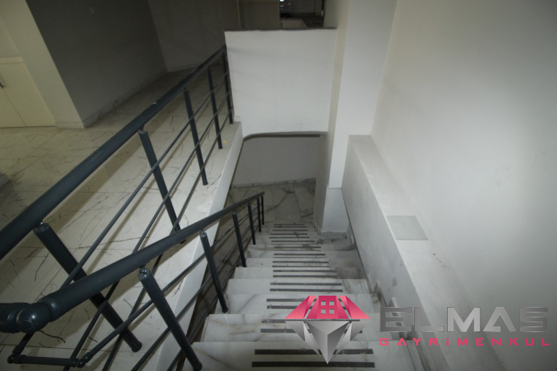 Elmas'tan Burhan Felek Cad. Üzeri 270 M2 Alana Sahip Dükkan