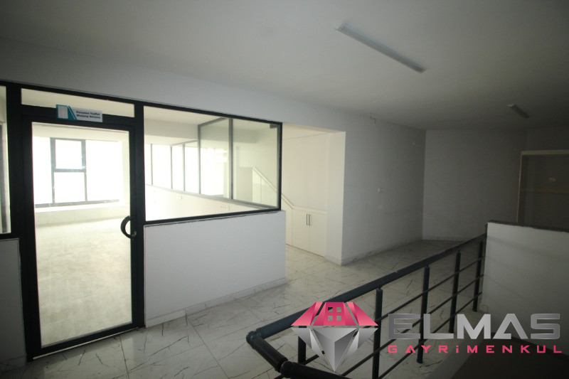 Elmas'tan Burhan Felek Cad. Üzeri 270 M2 Alana Sahip Dükkan