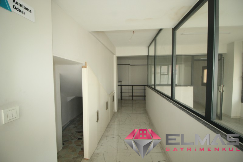 Elmas'tan Burhan Felek Cad. Üzeri 270 M2 Alana Sahip Dükkan