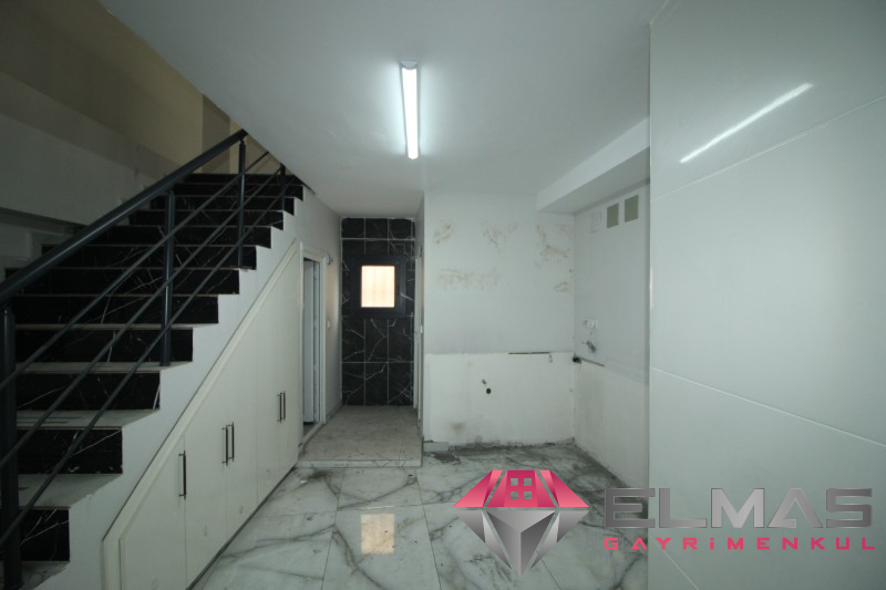 Elmas'tan Burhan Felek Cad. Üzeri 270 M2 Alana Sahip Dükkan