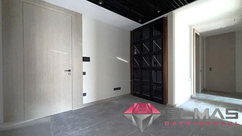 Elmas'tan Yenişehir'in Kalbinde Full Concept 2+1 Ofis
