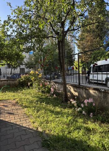 METRO,PİAZZA,HASTANE,ADLİYE YAKINI KÖŞE BİNA BÜYÜK BALKONLU